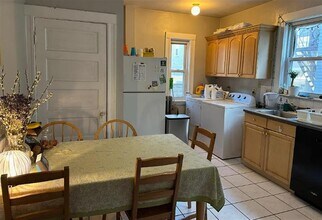 183 College Ave, Unit 1 in Somerville, MA - Foto de edificio - Building Photo