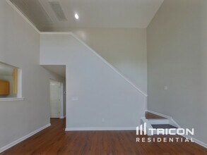 7233 Hidden Creek Dr in Charlotte, NC - Building Photo - Building Photo