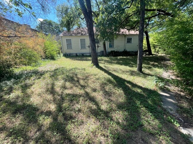 3105 Cedar St in Austin, TX - Building Photo - Building Photo