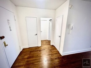 E 88th St in New York, NY - Foto de edificio - Building Photo