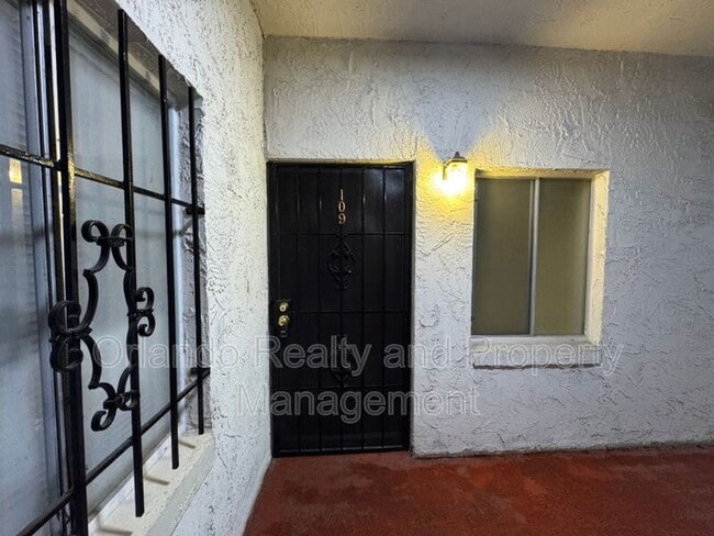 4575 S Texas Ave in Orlando, FL - Building Photo - Building Photo