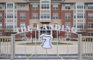 4130 S Lake Dr in St. Francis, WI - Building Photo