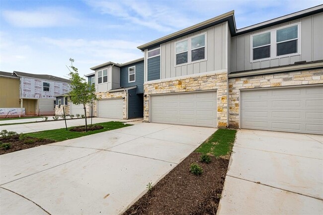 104 Cinnabar Ln in Kyle, TX - Building Photo - Building Photo