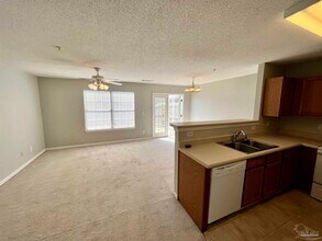 280 Swaying Pine Ct in Crestview, FL - Foto de edificio - Building Photo