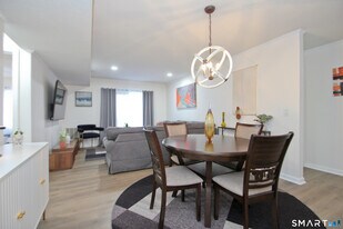 1 Concorde Way in Windsor Locks, CT - Building Photo