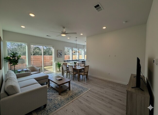 2000 Riverside Farms Rd in Austin, TX - Building Photo - Building Photo