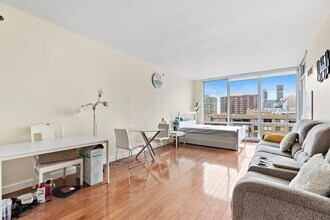 20 Newport Pkwy in Jersey City, NJ - Building Photo - Building Photo