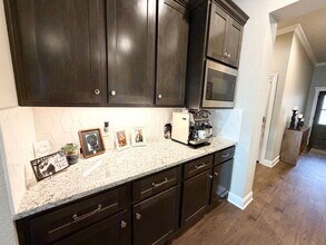 916 Cumberland St in McGregor, TX - Building Photo - Building Photo