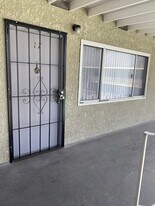 444 E Rowland St, Unit 17 in Covina, CA - Building Photo