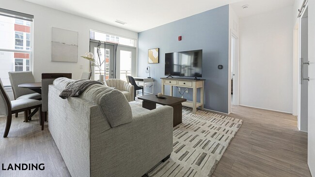 5334 Baltimore Ave, Unit 418 in Hyattsville, MD - Foto de edificio - Building Photo