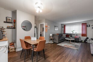 607 W Wrightwood Ave, Unit 2 in Chicago, IL - Building Photo