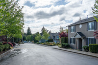 Summer Grove in Kirkland, WA - Building Photo - Building Photo