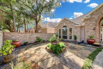5022 Coral Gables Dr in Houston, TX - Building Photo - Building Photo