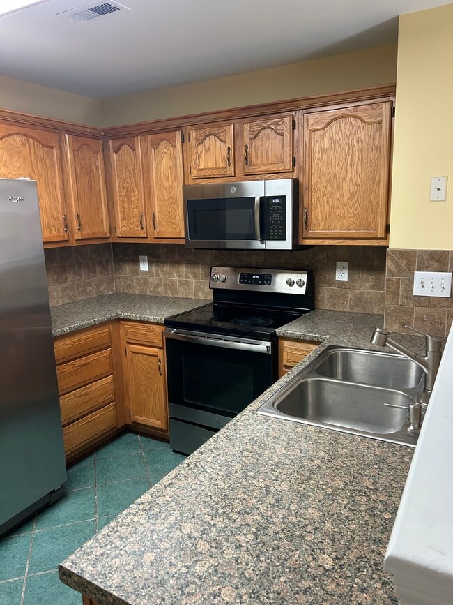 505 Long Creek Pky in Charlotte, NC - Foto de edificio - Building Photo