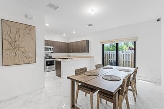 374 NE 214th St in Miami, FL - Building Photo - Building Photo