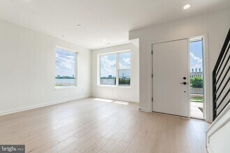 3029 Bridgeview walk in Philadelphia, PA - Building Photo - Building Photo