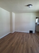 2300 N Heidelbach Ave in Evansville, IN - Foto de edificio - Building Photo