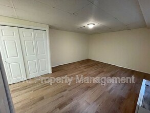 106 Woodside Green in Stamford, CT - Building Photo - Building Photo