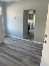 204 Elm St-Unit -2nd floor in Yonkers, NY - Building Photo - Building Photo