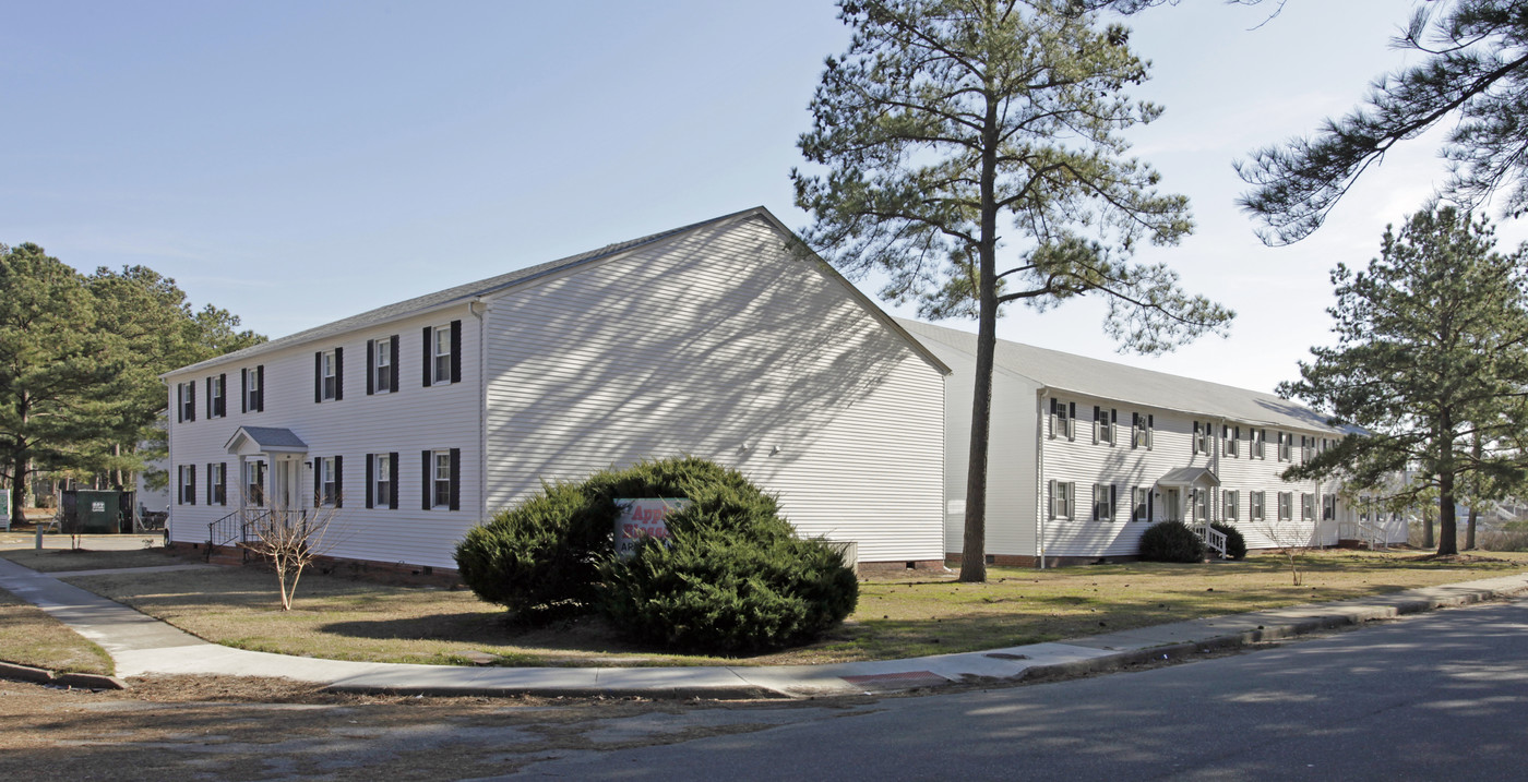 Apple Blossom Apartments in Virginia Beach, VA - Foto de edificio