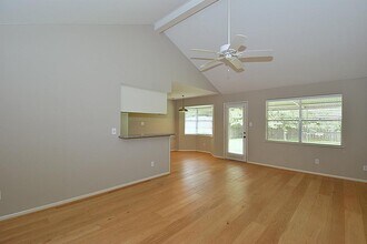5902 De Lange Ln in Houston, TX - Building Photo - Building Photo