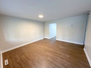 2479 Kitchner Dr in Columbus, OH - Building Photo - Building Photo