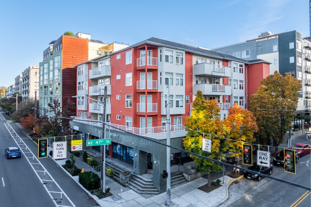 Sunrise Cascade in Seattle, WA - Building Photo