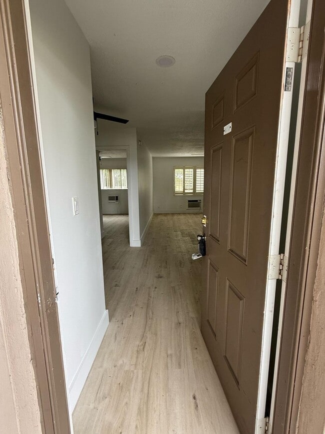 1480 E Sample Rd in Pompano Beach, FL - Building Photo - Building Photo