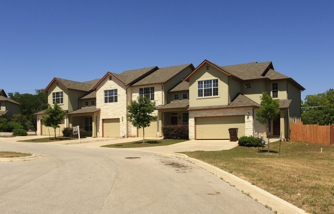 Woods at Great Oaks in Round Rock, TX - Foto de edificio