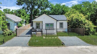 3025 Drew St in Houston, TX - Building Photo