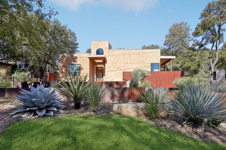 8635 San Leandro Dr in Dallas, TX - Foto de edificio