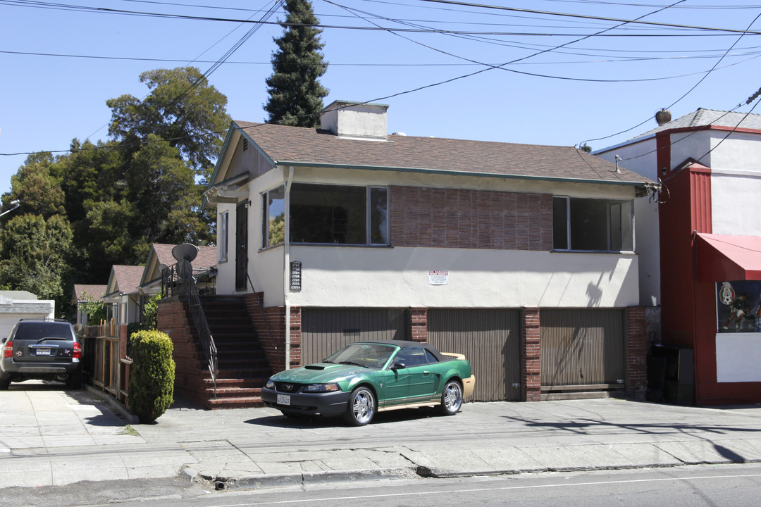 2760-2770 Fruitvale Ave in Oakland, CA - Building Photo