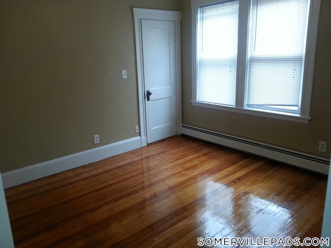 138 W Adams St
