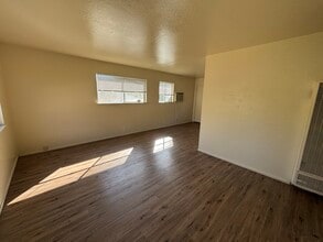 4254 Howard Cir in Diamond Springs, CA - Foto de edificio - Building Photo