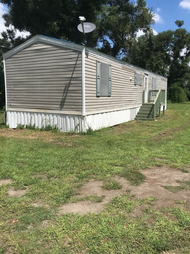 5553 Hartsfield Rd in Marianna, FL - Building Photo - Building Photo