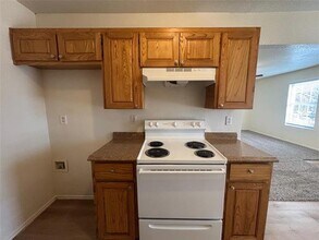 300 S Magnolia St in Crowley, TX - Foto de edificio - Building Photo