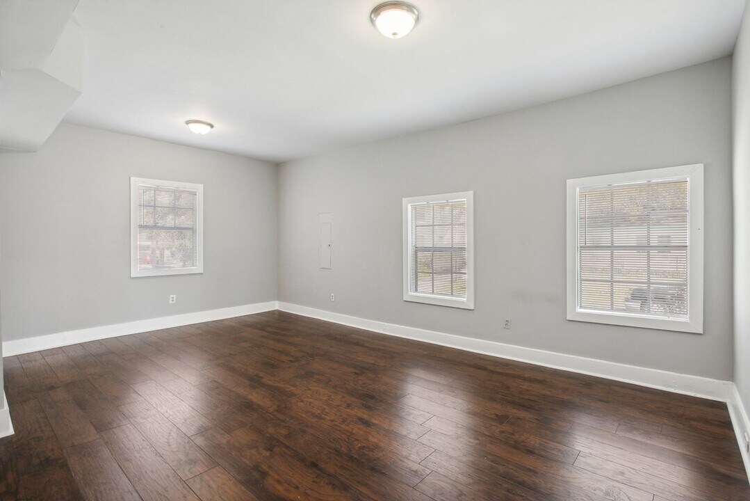 1002 W 44th St in Savannah, GA - Building Photo