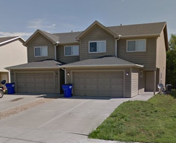 property at 2526 Deerfield Blvd