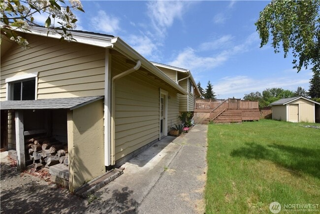 1050 Tacoma Ave NE in Renton, WA - Building Photo - Building Photo