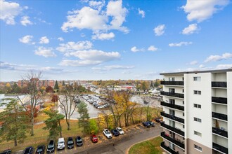 Princess Anne Apartments in Oshawa, ON - Building Photo - Building Photo