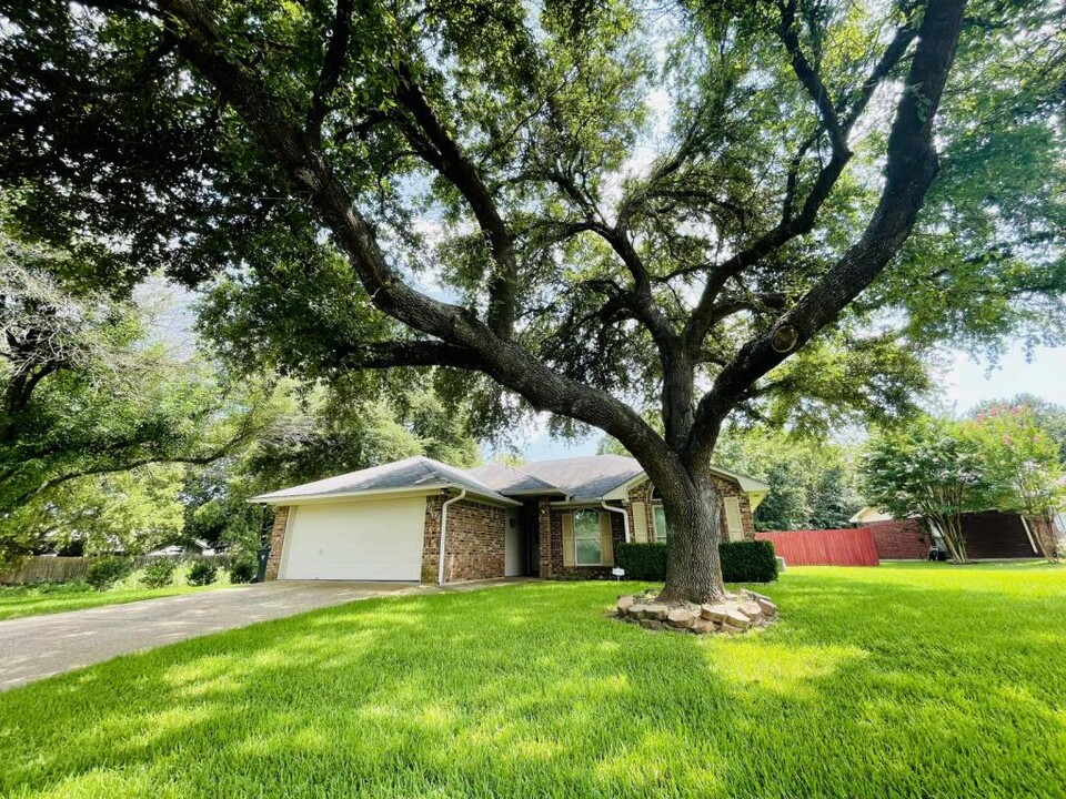 9404 Reno Dr in Waco, TX - Building Photo