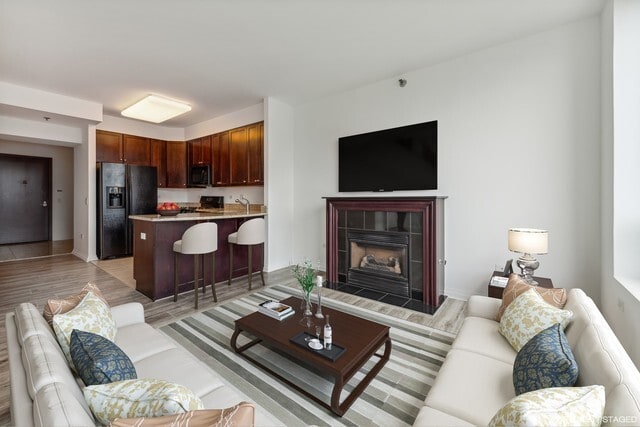 33 W Ontario St, Unit 44c in Chicago, IL - Foto de edificio - Building Photo