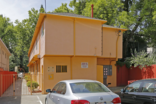 Zuniga Apartment Family in Sacramento, CA - Building Photo - Building Photo