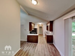 2009 Dove Dr in Charlotte, NC - Building Photo - Building Photo