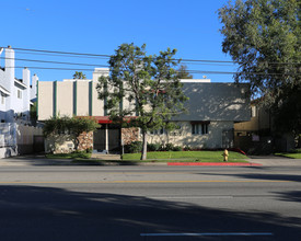 15135 Victory Blvd in Van Nuys, CA - Building Photo - Building Photo