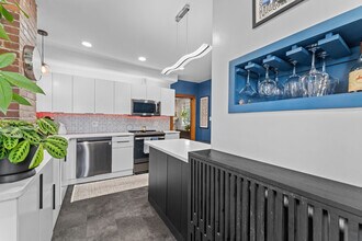 5601 McCandless Ave, Unit 2 in Pittsburgh, PA - Building Photo - Building Photo