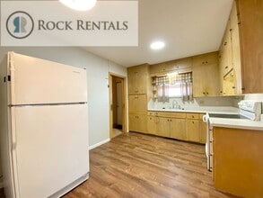 228 E 5th Ave in Hutchinson, KS - Building Photo - Building Photo