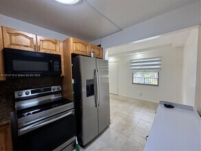 251 SW 132nd Way in Pembroke Pines, FL - Building Photo - Building Photo