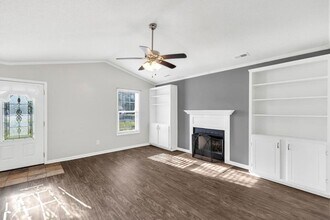 350 Lands End Ln in Jacksonville, NC - Building Photo - Building Photo