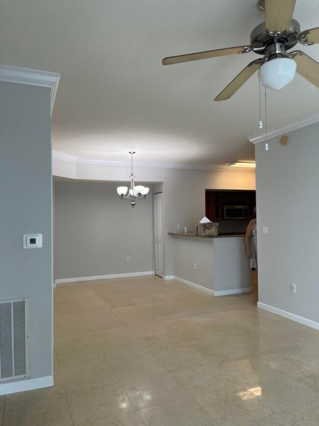 415 NW Flagler Ave-Unit -402 in Stuart, FL - Building Photo - Building Photo